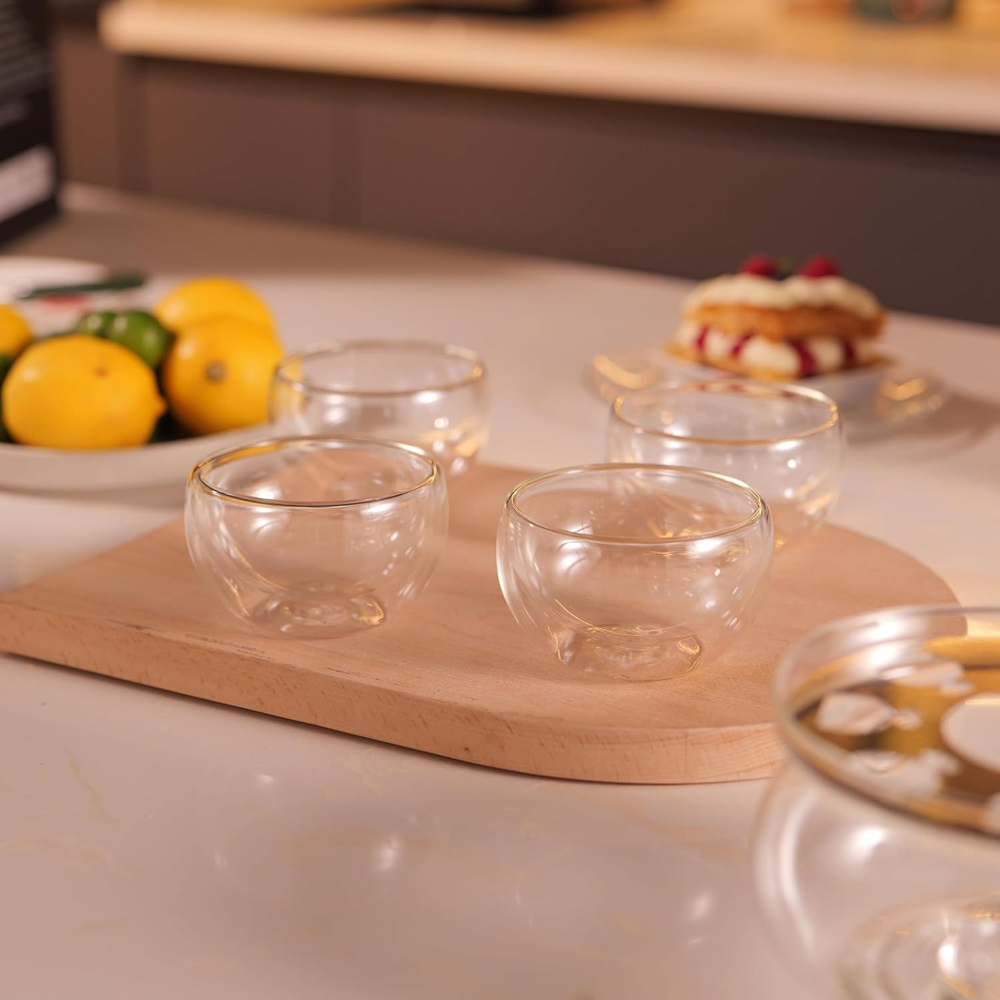 CNGLASS Teetassen Set 4 Stück doppelwandige isolierte Glastassen 100 ml aus Borosilikatglas, hitzebeständige Kaffeetassen, klare Teegläser, spülmaschinengeeignet, schwebender Effekt