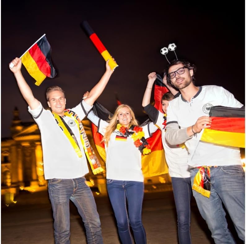 JUNG Deutschlandfahne 90x150 cm EM 2024 Fanflagge Schwarz Rot Gold, Fußball Europameisterschaft Fanartikel mit Ösen für Balkon, Stadion, Public Viewing – Unisex Flagge Damen Herren