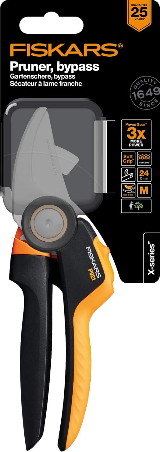 Fiskars X-series PowerGear Bypass-Gartenschere 20,1cm M P921 mit ergonomischem Rollgriff, Antihaft-Edelstahlklingen, für frische Äste, Zweige, Gartenschere 220 g, Schnittstärke 2,4 cm, Schwarz/Orange