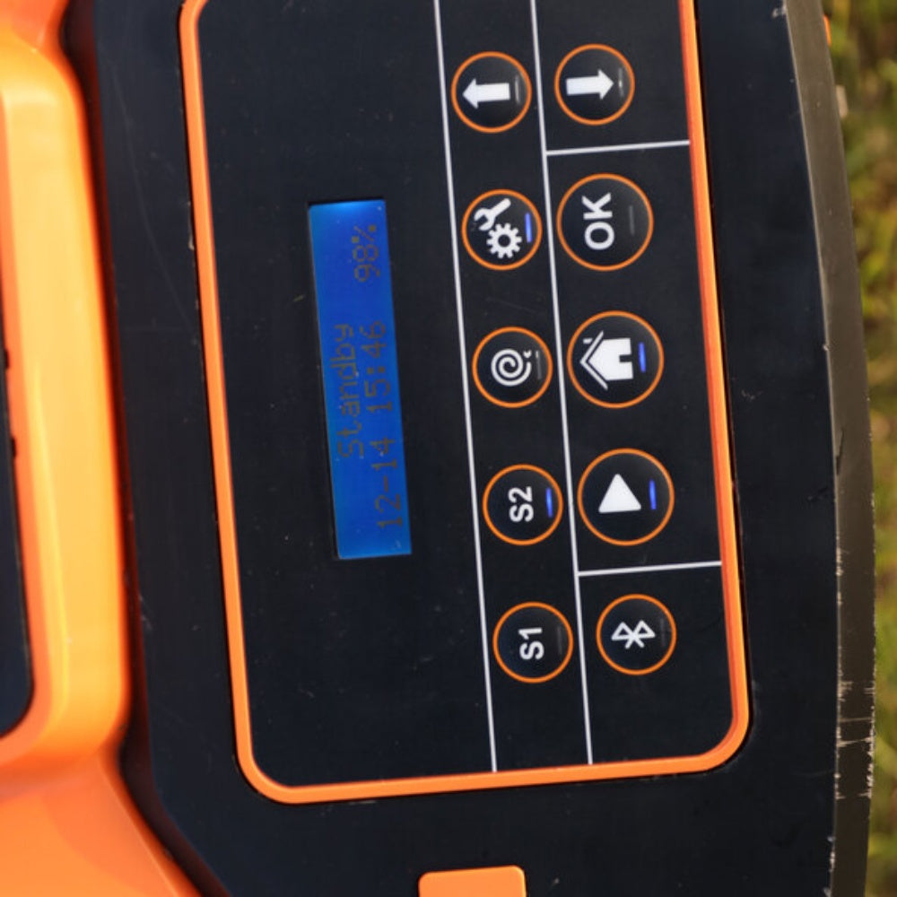 YARD FORCE Rasenroboter XPower 400 mit Bluetooth-App, Mähgarage mit Klimatisierung, Sensorik-Schutzsystem und Mulchfunktion für automatische Pflege von Rasenflächen bis zu 800 m²