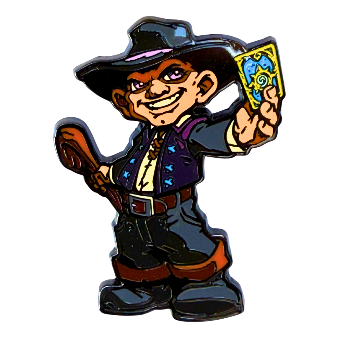 World of Warcraft Silas Darkmoon Emaille Pin – Blizzard Lizenzierter Sammler-Anstecker aus Metall – Darkmoon Faire Charakter Pin – Hochwertiger WoW Accessoire für Gamer und Fans