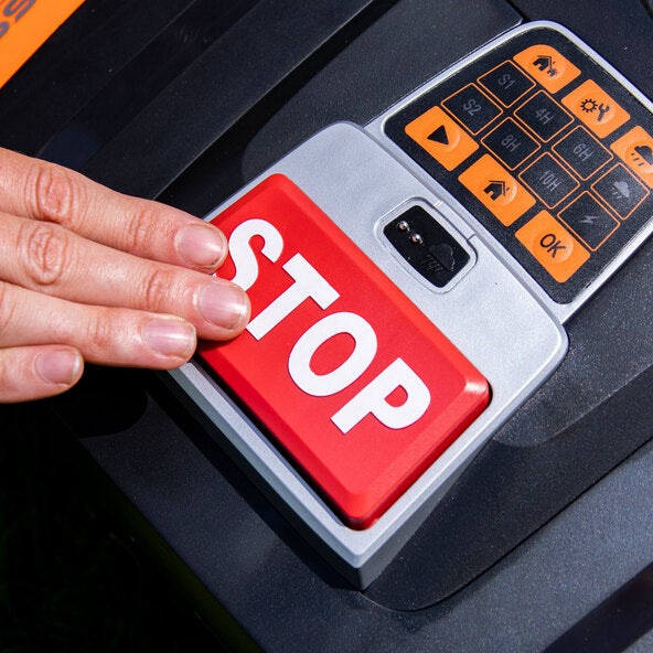 YARD FORCE Mähroboter Compact Rasenmäher 300RBS Automatik 300m² Kompakt Bluetooth Mulchsystem iRadar Sensor Smart Gartenroboter Akku Leise Rasenpflege Roboter Mähen Begrenzungskabel App-gesteuert Wetterfest