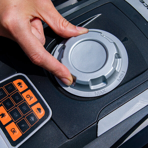 YARD FORCE Mähroboter Compact Rasenmäher 300RBS Automatik 300m² Kompakt Bluetooth Mulchsystem iRadar Sensor Smart Gartenroboter Akku Leise Rasenpflege Roboter Mähen Begrenzungskabel App-gesteuert Wetterfest