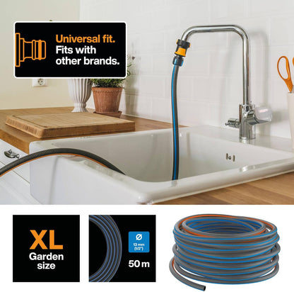 Fiskars Wasserschlauch XL 50 m, Schwerer Gartenschlauch für Gartenbewässerung, UV-beständig, Druckgeprüft, Hohe Verwindungssteifigkeit, 7 kg Kunststoff Wasserschlauch, Phthalatfrei, Ø 1,3 cm (1/2''), Schwarz/Orange/Blau