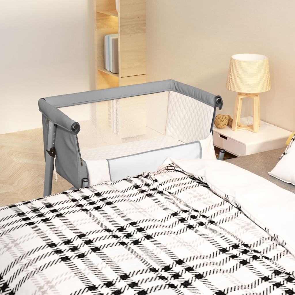 JUNG Vida Babybett mit Matratze Hellgrau Leinenstoff