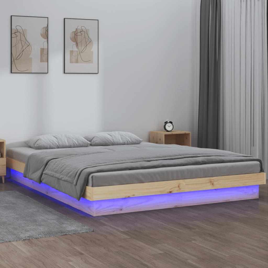 JUNG Vida Massivholzbett mit LED-Beleuchtung 200x200 cmassiv