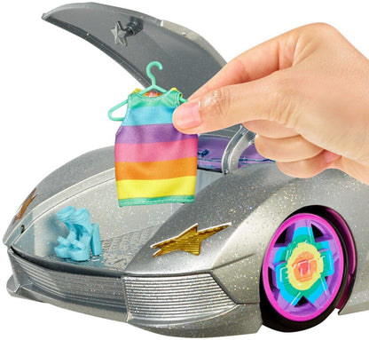 Barbie HDJ47 Cabrio - Glitzerndes Silbernes Auto für Barbie mit Scherentüren, Mini-Pool, Modeaccessoires, Corgi-Hündchen, Regenbogenfelgen, Rosa Innenausstattung – Spielzeugauto für Kinder