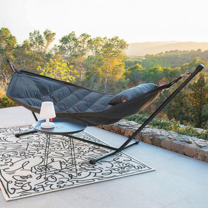 Fatboy® Headdemock Deluxe Schwarz Hängematte für Zwei mit Gestell, Kissen und Abdeckung - Outdoor-tauglich, Wasser-, Schmutz- und UV-beständig, Faltbar und Platzsparend, Max. Tragfähigkeit 150 kg