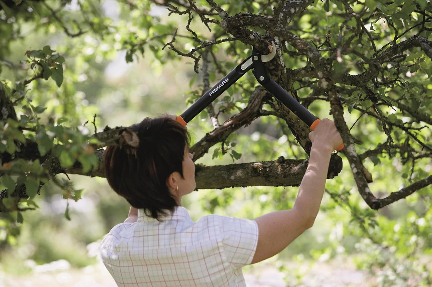 Fiskars PowerGear II L70 Bypass-Getriebeastschere für frisches Holz, Antihaftbeschichtet, Gehärteter Präzisionsstahl, Langlebige Gartenschere, Leicht, Ergonomisch, Schneidleistung bis 3,8 cm Durchmesser, Schwarz/Orange, 46 cm