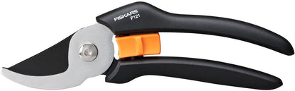 Fiskars Solid Bypass-Gartenschere P121, 18 mm Schnittdurchmesser, Antihaft-Klinge aus gehärtetem Stahl, ergonomische FiberComp-Griffe, leicht & sicher, für frische Äste und Pflanzen, 125 g