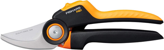 Fiskars X-series PowerGear Bypass-Gartenschere 20,1cm M P921 mit ergonomischem Rollgriff, Antihaft-Edelstahlklingen, für frische Äste, Zweige, Gartenschere 220 g, Schnittstärke 2,4 cm, Schwarz/Orange