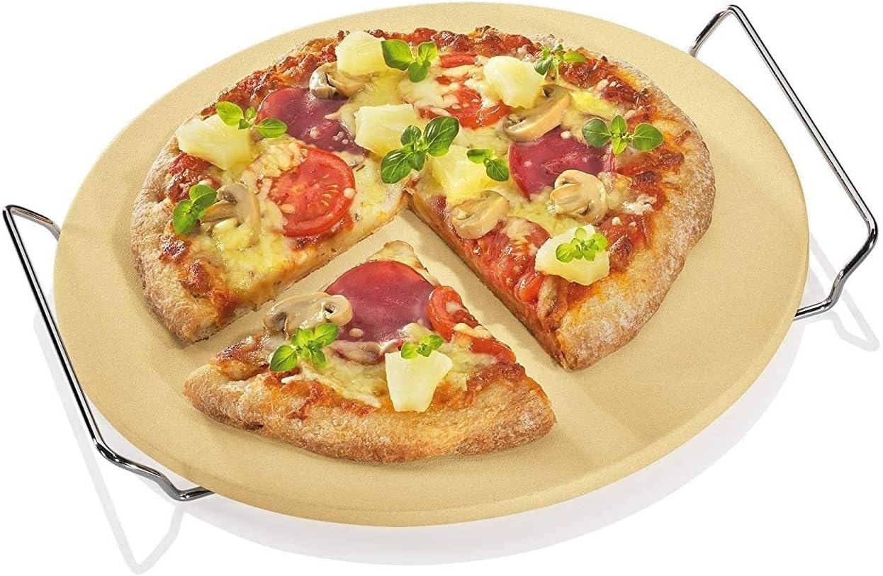 Berndes 502028 Pizzastein Cordierit 33 cm mit Chromgestell, hitzebeständig bis 350 °C, ideal für Pizza, Flammkuchen, Brot und Kuchen, geeignet für Backofen, Holzkohle- und Gasgrill, langlebig und einfach zu reinigen