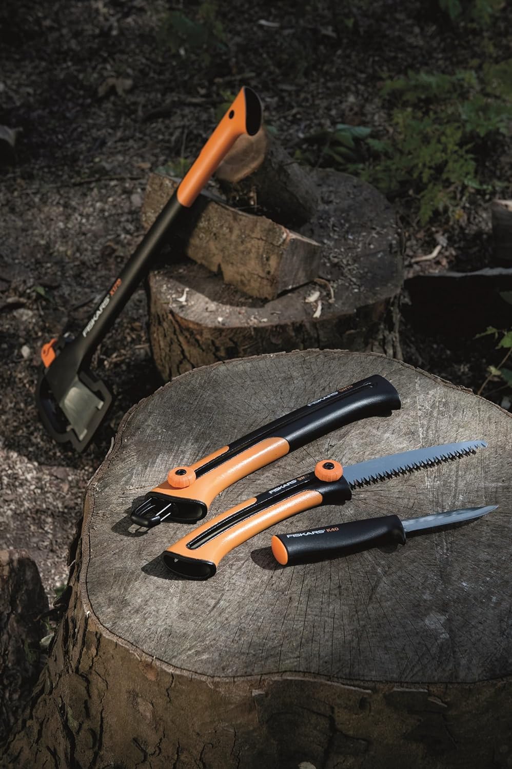 Fiskars Xtract Große Handsäge 25,5cm SW75 mit einziehbarem Sägeblatt, Grobzahnung, ergonomischem SoftGrip-Griff, rostfreier Stahl, ideal zum Schneiden von frischem Holz und Ästen, Gewicht: 230 g
