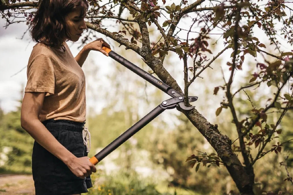Fiskars PowerGear II L78 Bypass-Getriebeastschere, für frisches Holz, Antihaftbeschichtung, Gehärteter Präzisionsstahl, 70 cm, Leichte Gartenarbeit, Astschere, Baumschere, Gartenwerkzeug, Schwarz/Orange