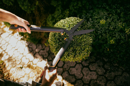 Fiskars SingleStep 60cm Heckenschere HS22 mit gezacktem Wellenschliff, ergonomischem Puffergriff, gehärtetem Stahl, manuelle Hecken-, Strauch- und Buschschere, langlebig, komfortabel, 840 g