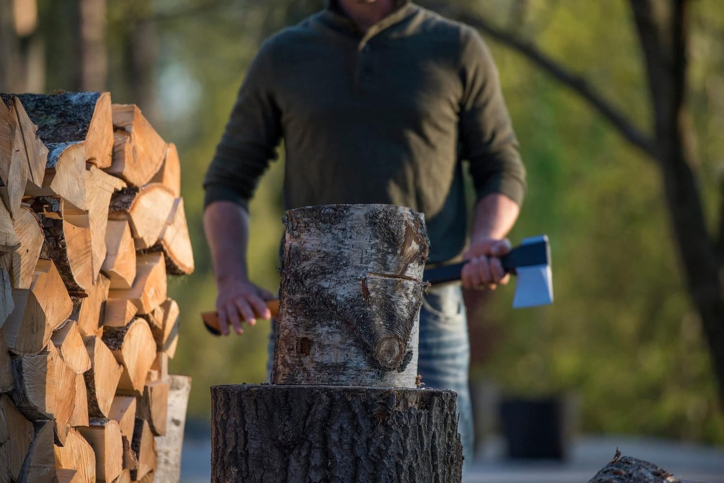 Fiskars Spaltaxt X27-XXL, 2,57 kg 96cm schwere Holzaxt mit langer Klinge und glasfaserverstärktem Griff, Profi-Holzspalter für große Holzstämme über 30 cm, Antihaftklinge inkl. Transportschutz, 1015644