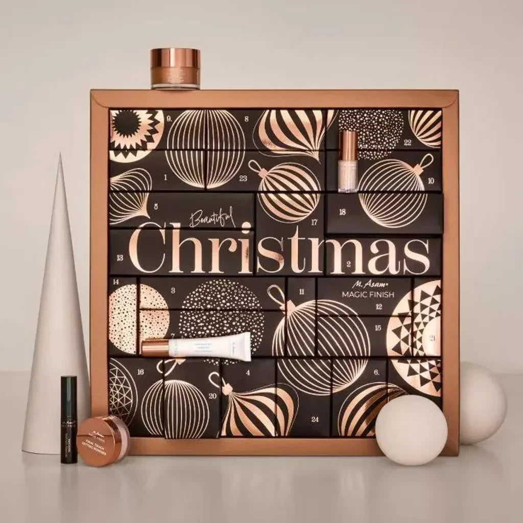 M. Asam MAGIC FINISH Frauen Adventskalender 2025 Make-up Advent Kalender Edition mit Foundation Mascara Lipstick,  für Damen und Mädchen ( Wert 212€ )