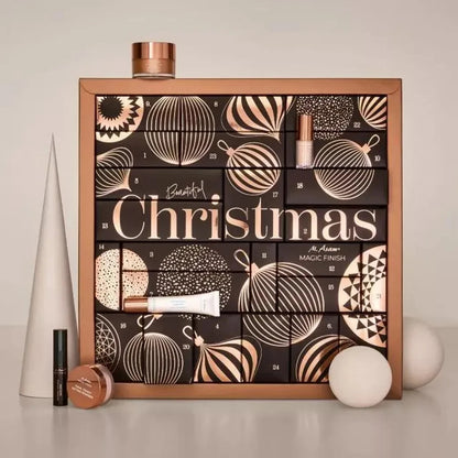 M. Asam MAGIC FINISH Frauen Adventskalender 2025 Make-up Advent Kalender Edition mit Foundation Mascara Lipstick,  für Damen und Mädchen ( Wert 212€ )