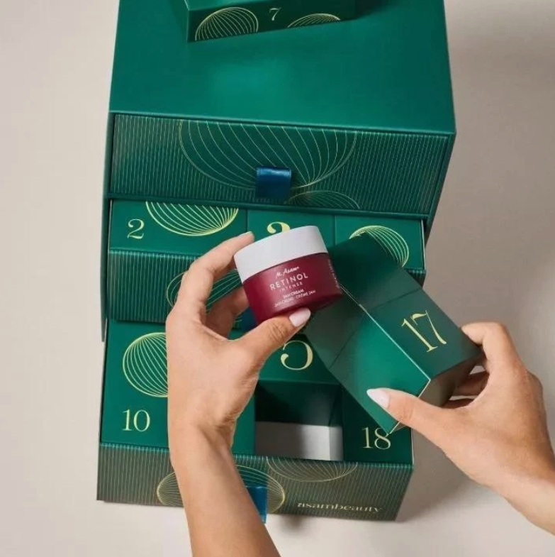 M. Asam PREMIUM Frauen Adventskalender 2025 - 24 Beauty in Produkt – Gesichtspflege, Körperpflege, Haarpflege, für Damen und Mädchen ( Wert 516€ )