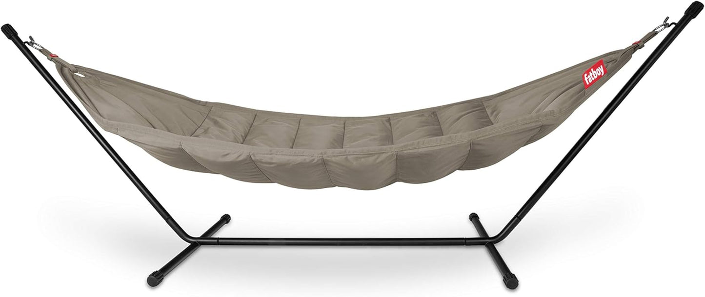 Fatboy® Headdemock Superb Taupe Hängematte Outdoor Deluxe für 2 Personen mit Metallgestell, Wasserabweisend, Schmutzresistent, UV-Beständig, Tragetasche und Kissen Set für Garten und Camping