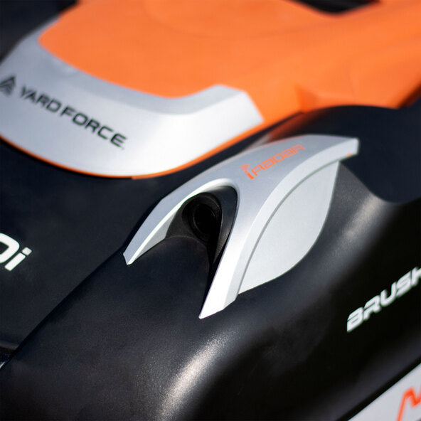 YARD FORCE Mähroboter NX60i mit App-Steuerung, Mow-on-Demand, bürstenlosem Motor, Ultraschallsensor, Regensensor und Zubehör für automatische Rasenpflege bis 600 m²