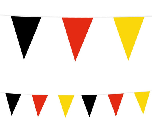 JUNG Wimpelkette 40m mit 100 Dreiecksfahnen Deutschlandfarben Schwarz Rot Gold – Wetterfeste Fan-Dekoration für Fußball EM 2024, Public Viewing, Fanfeste & Gartenparty, Innen & Außen