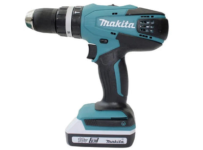 Makita Akku Schlagbohrschrauber Set 18V 3,0Ah mit 2 Akkus, Schnellladegerät, Koffer, Bit- und Bohrerset – Leistungsstarker Bohrschrauber mit Schlagfunktion für präzises Bohren & Schrauben