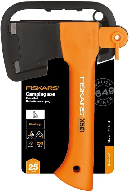 Fiskars Freizeitbeil X5-XXS Kompaktbeil 564g mit Antihaft-Stahlklinge und Glasfasergriff, Holzbeil für Anzündholz und Schnitzen, Outdoor-Kompaktaxt mit Transportschutz, 23 cm, Schwarz/Orange, 1015617